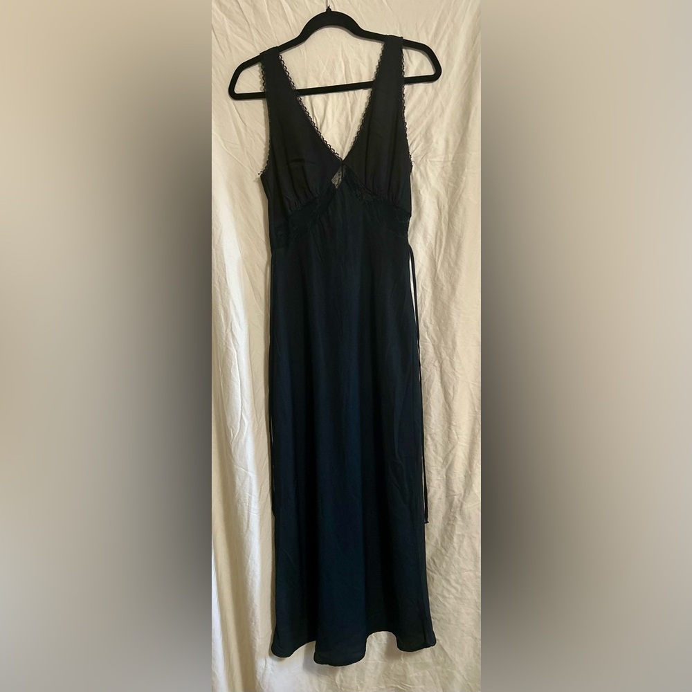 Black Sleeveless Dress